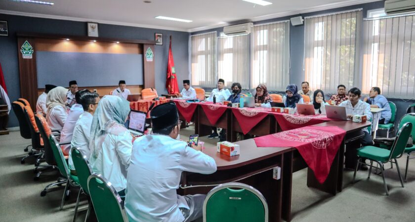 Rapat Evaluasi dan Persiapan Perkuliahan Semester Ganjil FISIP UIN Walisongo