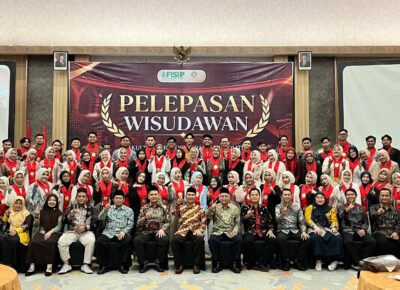 Pelepasan Wisudawan FISIP UIN Walisongo Semarang Berlangsung Meriah