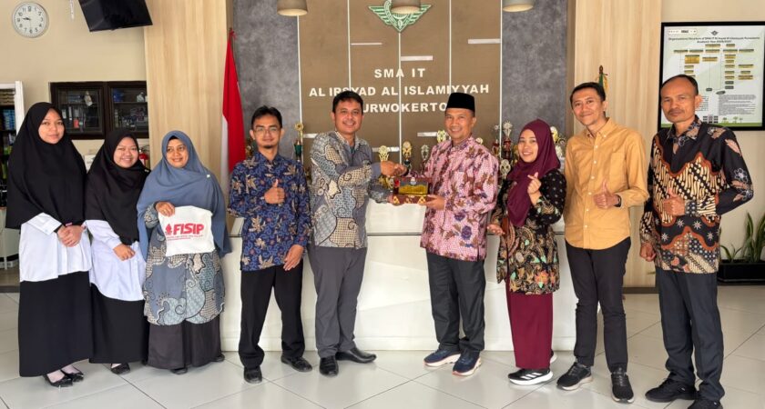 FISIP UIN Walisongo Sosialisasikan PMB dan Profil Fakultas di Sejumlah Sekolah di Purwokerto dan Banyumas